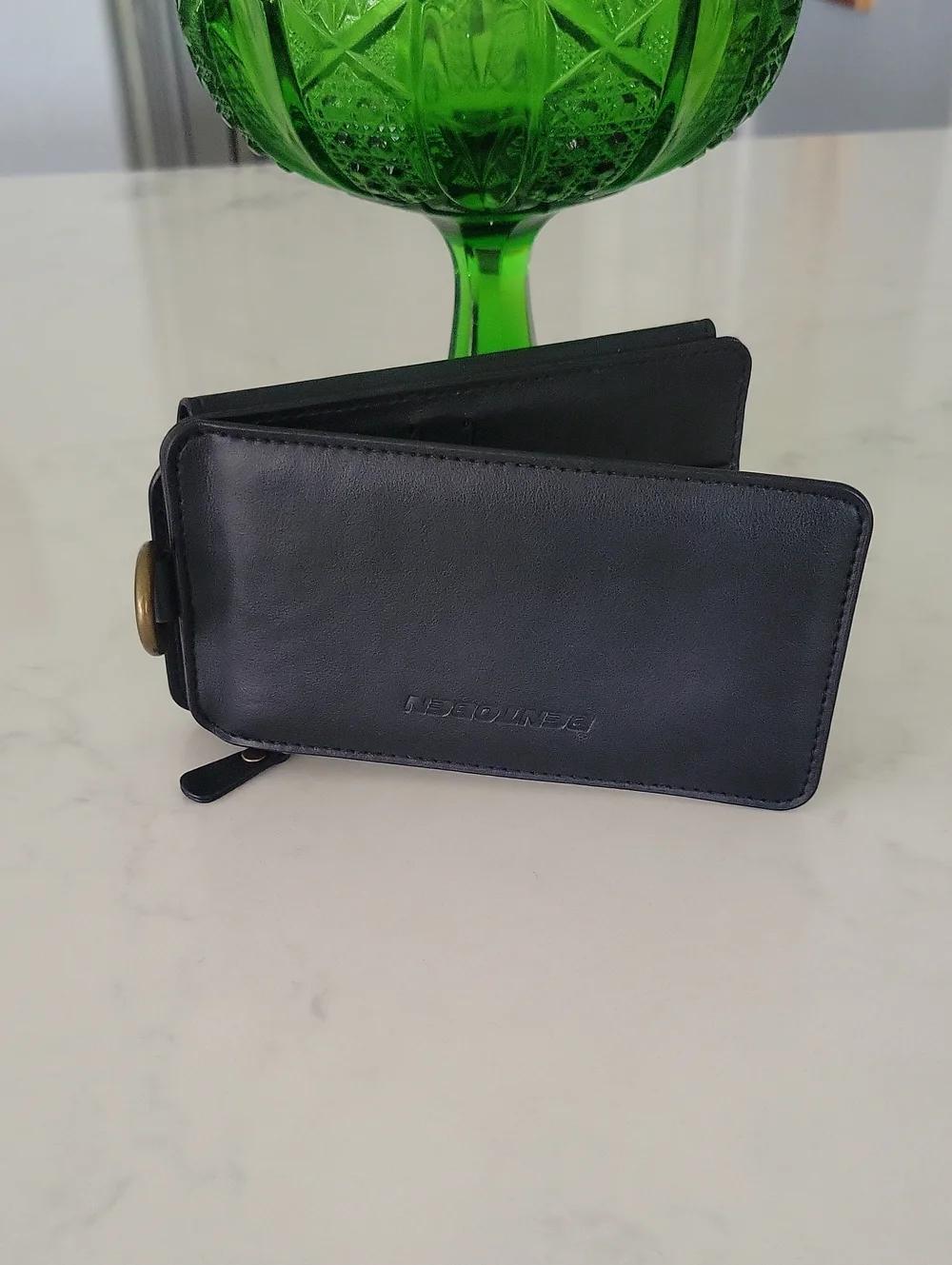 Bentoben Black Leather Wallet with Gold Zipper